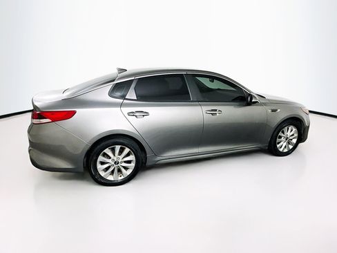 Used 2017 Kia Optima LX w/ Option Group 014 FWD image 10