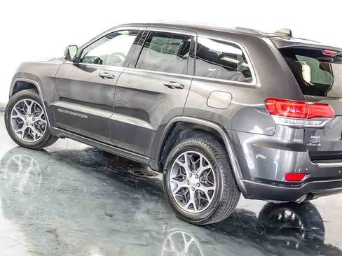 Used 2018 Jeep Grand Cherokee Limited AWD/4WD image 11