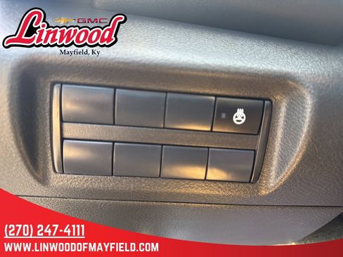 Used 2024 Nissan Kicks SR w/ SR Premium Package image 32