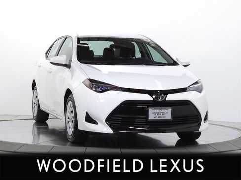 Used 2018 Toyota Corolla LE FWD image 1