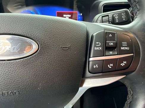 Used 2020 Ford Explorer Platinum w/ Premium Technology Package AWD/4WD image 11