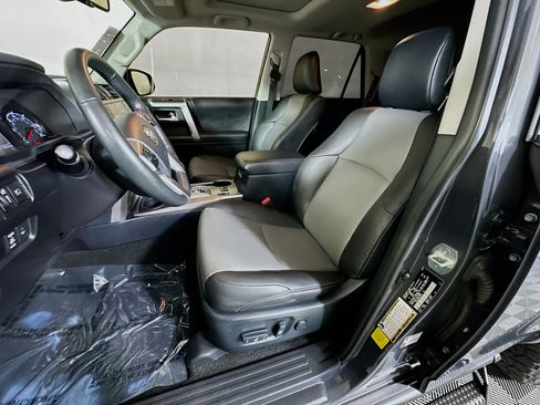 Used 2024 Toyota 4Runner SR5 Premium w/ Moonroof Package AWD/4WD image 12
