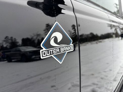 New 2025 Ford Bronco Outer Banks image 9