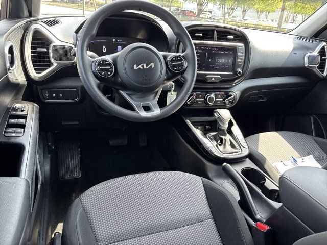 Used 2024 Kia Soul LX w/ Option Group 015 FWD image 15