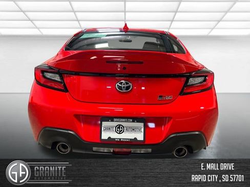 Used 2025 Toyota GR86 Premium w/ ALL Weather Mat Package (TMS) RWD image 5
