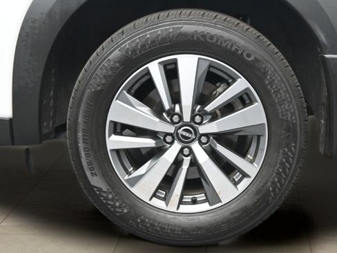 Certified 2025 Nissan Pathfinder SL FWD image 22