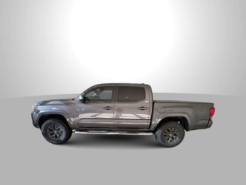 Used 2020 Toyota Tacoma SR5 w/ Technology Package AWD/4WD image 5