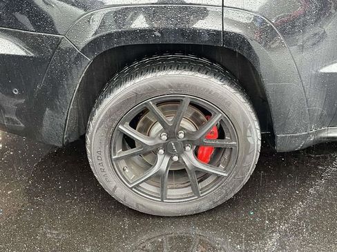 Used 2020 Jeep Grand Cherokee SRT image 9