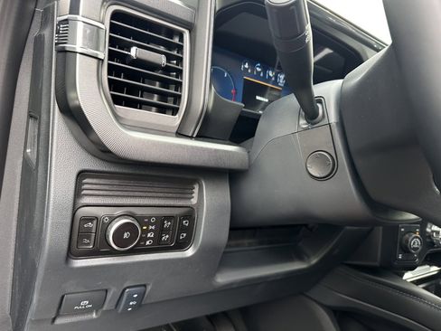 New 2025 Ford F250 Platinum w/ Tremor Off-Road Package image 39