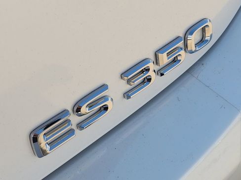 Used 2019 Lexus ES 350 Ultra Luxury w/ Accessory Package 2 image 12