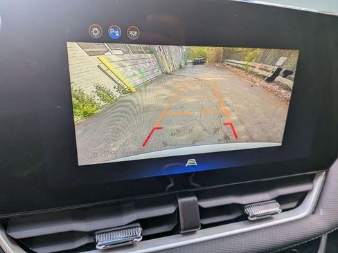 Used 2025 Chevrolet Equinox LT FWD image 19