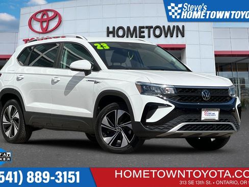 Used 2023 Volkswagen Taos SE image 1