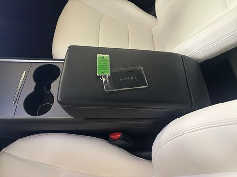 Used 2023 Tesla Model Y Long Range AWD/4WD image 16