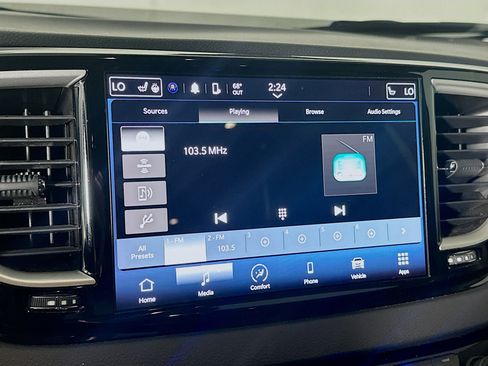 Used 2023 Chrysler Pacifica Touring-L image 19