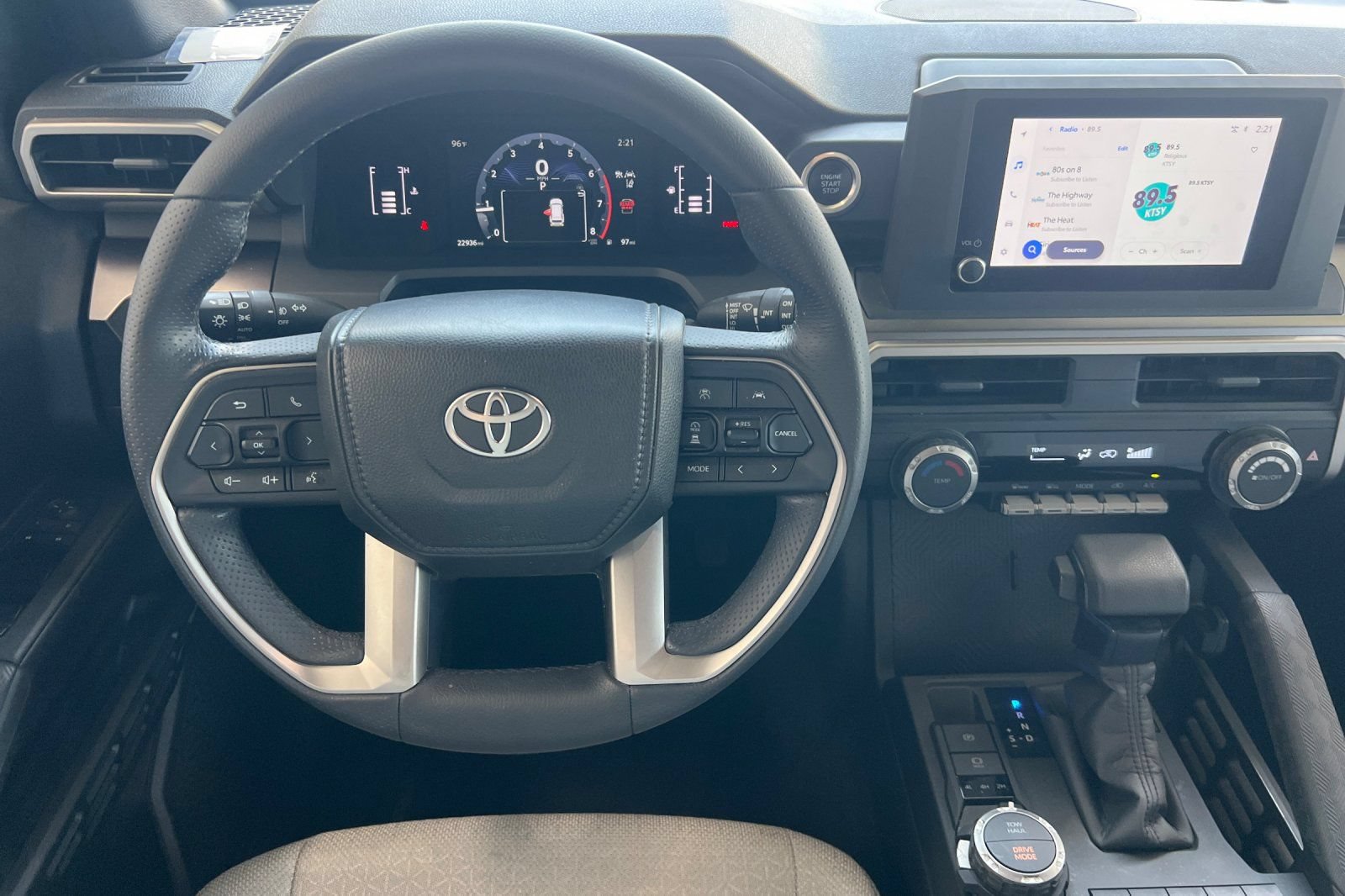 Used 2025 Toyota 4Runner SR5 AWD/4WD image 11