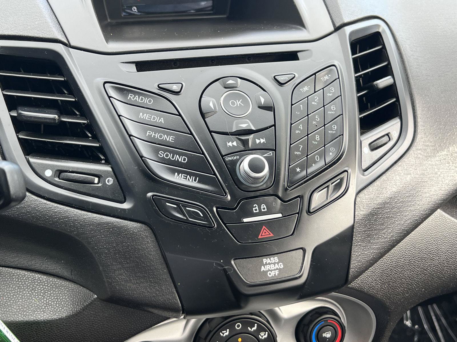 Used 2018 Ford Fiesta SE FWD image 33