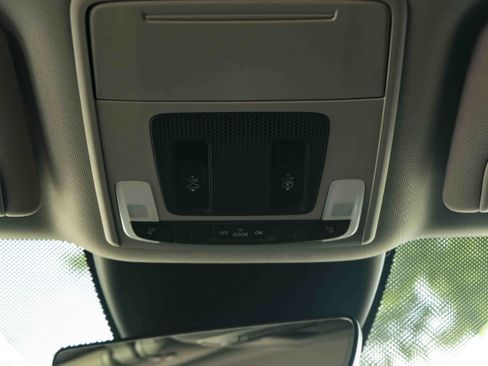 Certified 2025 Honda Pilot Touring image 36