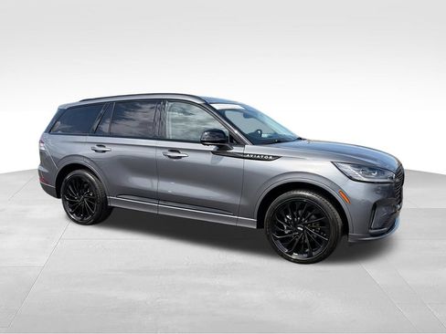 Used 2025 Lincoln Aviator Reserve w/ Equipment Group 201A AWD/4WD image 2