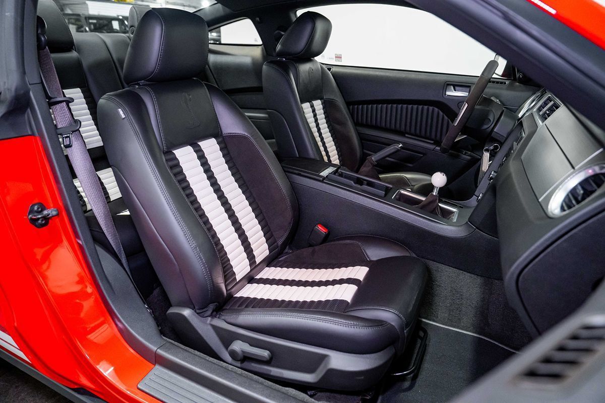 Used 2012 Ford Mustang Shelby GT500 RWD image 26