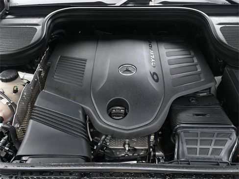 Used 2021 Mercedes-Benz GLS 450 4MATIC image 32