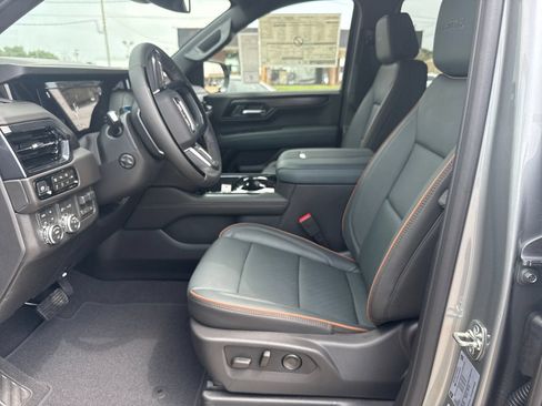New 2026 GMC Yukon XL AT4 AWD/4WD image 24