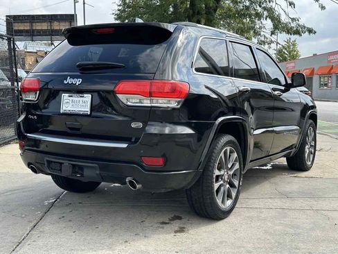 Used 2017 Jeep Grand Cherokee Overland w/ Jeep Active Safety Group AWD/4WD image 5