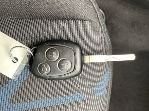 Used 2013 Ford Fiesta SE image 24