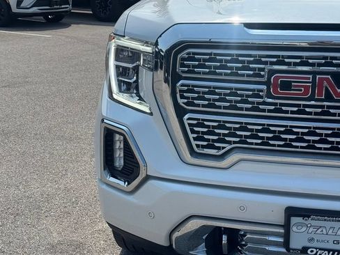 Used 2022 GMC Sierra 1500 Denali w/ Driver Alert Package II AWD/4WD image 12
