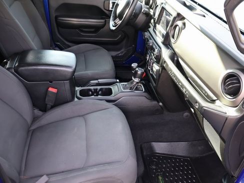 Used 2018 Jeep Wrangler Unlimited Sport S image 12