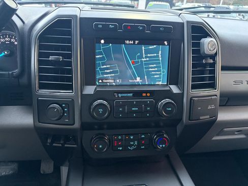 Used 2019 Ford F450 XLT w/ XLT Premium Package image 32