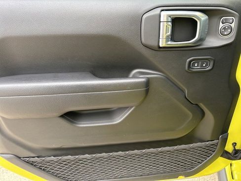 Used 2023 Jeep Wrangler Willys image 15
