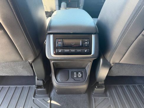 Used 2023 Subaru Ascent Limited AWD/4WD image 29