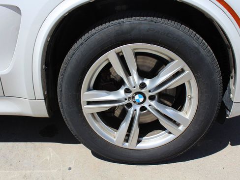 Used 2017 BMW X5 xDrive50i AWD/4WD image 44