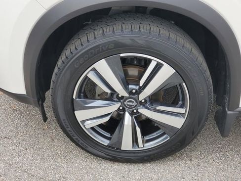 Certified 2023 Nissan Rogue SL image 10