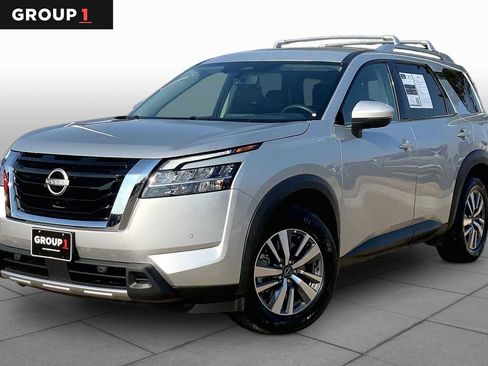 Used 2024 Nissan Pathfinder SL FWD image 1