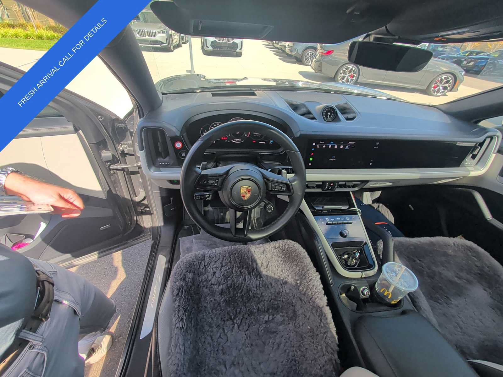 Used 2025 Porsche Cayenne Coupe AWD/4WD image 4
