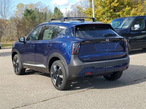 New 2026 Nissan Kicks SR image 3