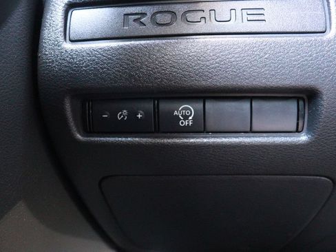 Used 2024 Nissan Rogue S AWD/4WD image 25