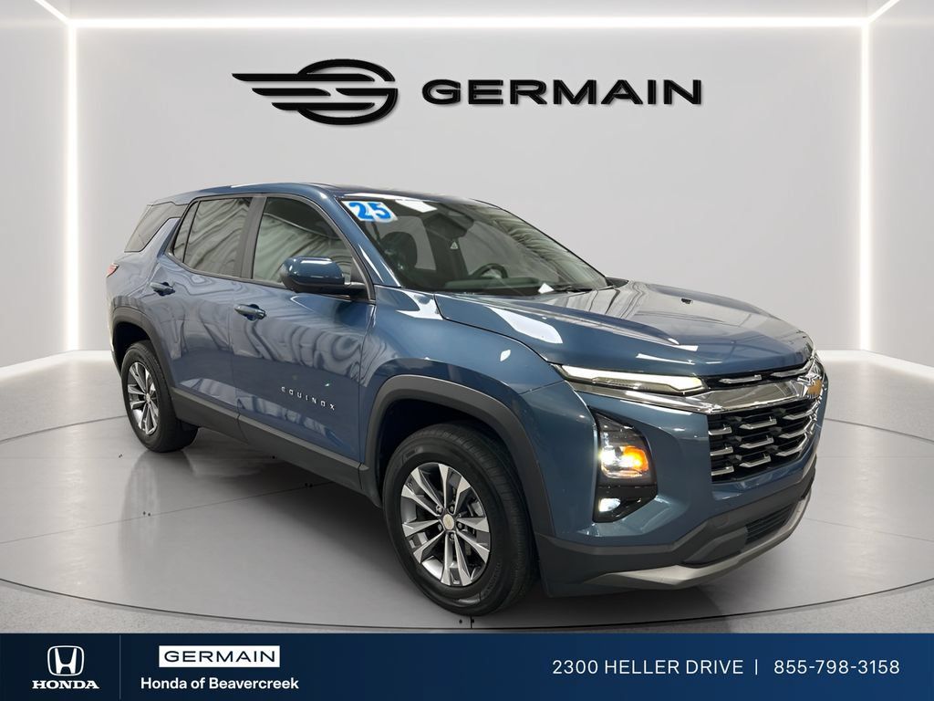 Used 2025 Chevrolet Equinox LT w/ Safety and Technology Package FWD image 1