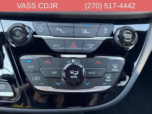 New 2026 Chrysler Pacifica Select image 25