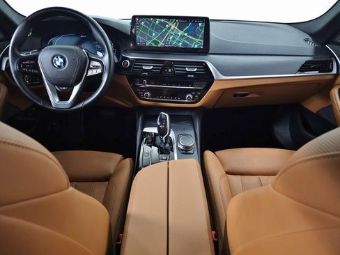 Used 2023 BMW 530e xDrive w/ Premium Package image 14