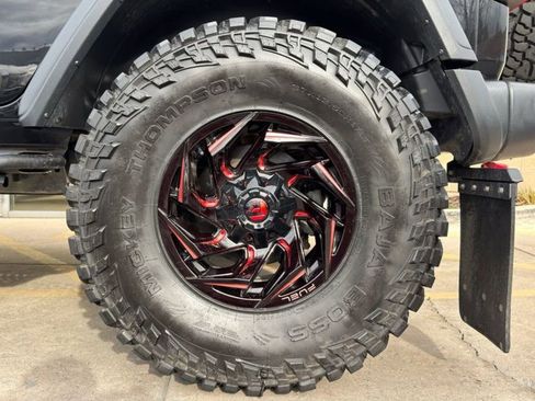 Used 2020 Jeep Wrangler Unlimited Rubicon w/ Advanced Safety Group image 19