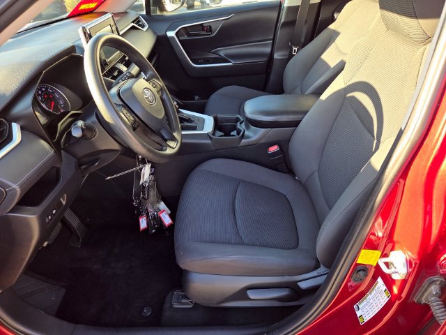 Used 2019 Toyota RAV4 LE w/ Carpet Mat Package FWD image 10
