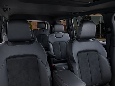 New 2025 Jeep Grand Cherokee L Altitude image 26