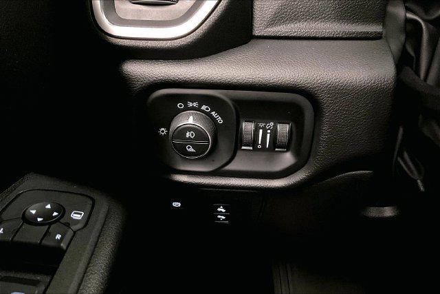 Used 2025 RAM 1500 Big Horn AWD/4WD image 39