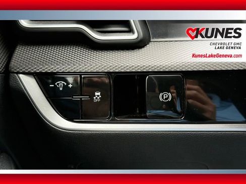 Used 2025 Kia Sportage LX AWD/4WD image 41