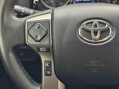 Used 2018 Toyota Tacoma SR5 image 19