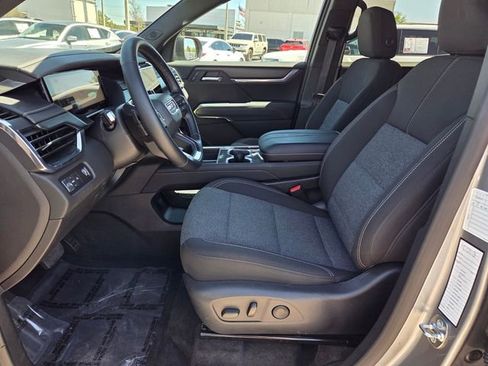 Used 2025 GMC Acadia Elevation FWD image 5