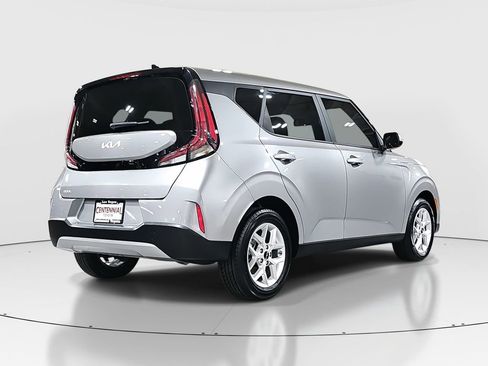 Used 2024 Kia Soul LX w/ Option Group 015 image 5