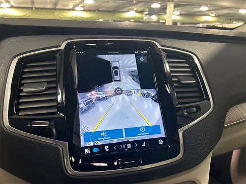 Certified 2024 Volvo XC90 T8 Plus w/ Protection Package Premier image 17